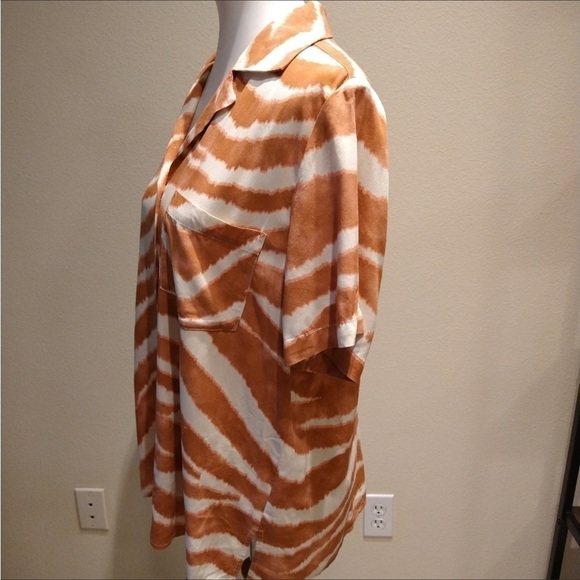 Pistola Women’s Lucy Pajama Top Zebra Print Burnt Orange Button Down Size M - Picture 5 of 10